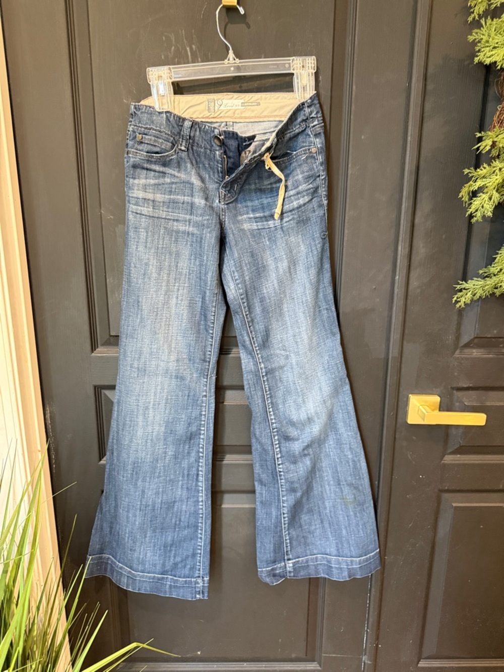 Level 99 Wide-Leg Blue Jeans
